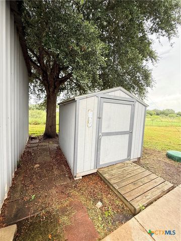 256 County Road 481, Gonzales, TX 78629