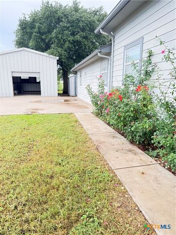 256 County Road 481, Gonzales, TX 78629