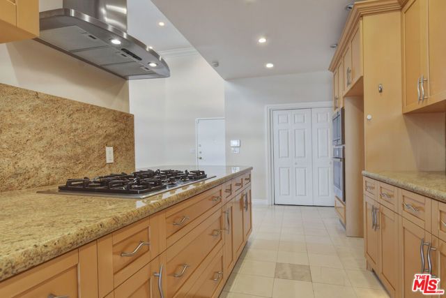 4443 Ventura Canyon Avenue 304, Sherman Oaks, CA 91423