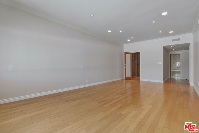 4443 Ventura Canyon Avenue 304, Sherman Oaks, CA 91423