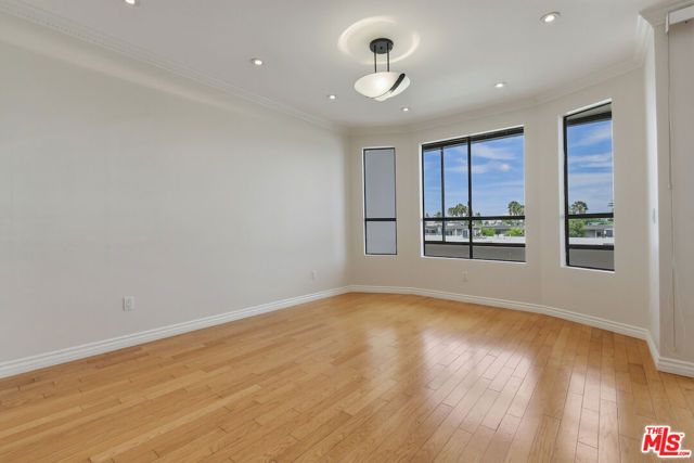 4443 Ventura Canyon Avenue 304, Sherman Oaks, CA 91423