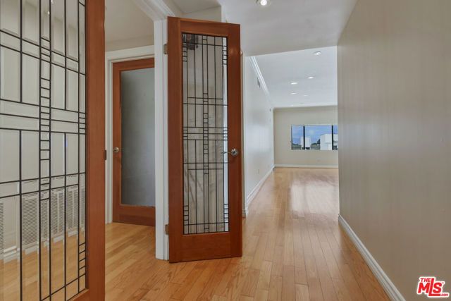 4443 Ventura Canyon Avenue 304, Sherman Oaks, CA 91423