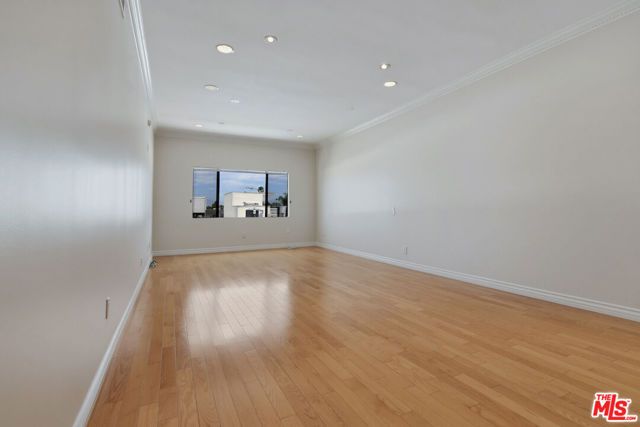 4443 Ventura Canyon Avenue 304, Sherman Oaks, CA 91423