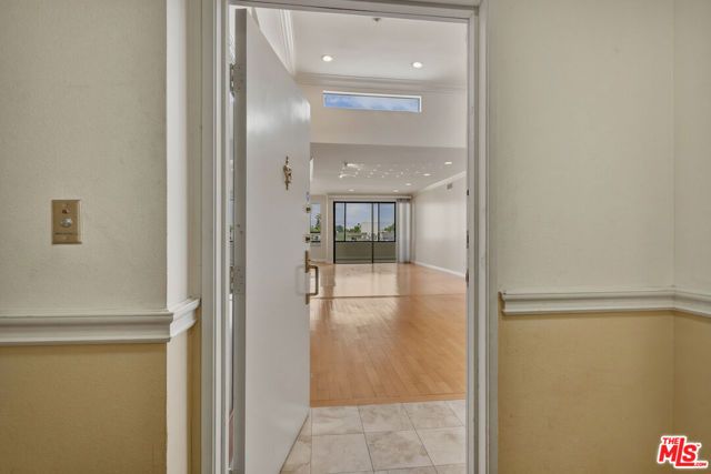 4443 Ventura Canyon Avenue 304, Sherman Oaks, CA 91423