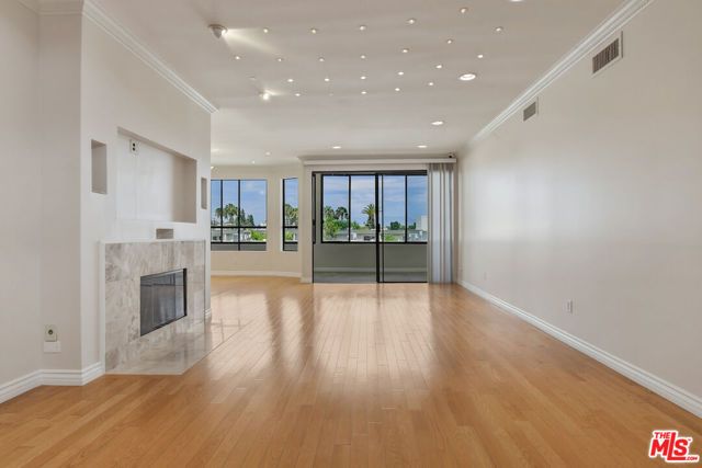 4443 Ventura Canyon Avenue 304, Sherman Oaks, CA 91423