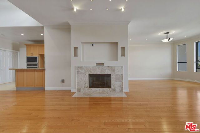 4443 Ventura Canyon Avenue 304, Sherman Oaks, CA 91423