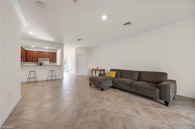 2707 Blossom WAY, Naples, FL 34120