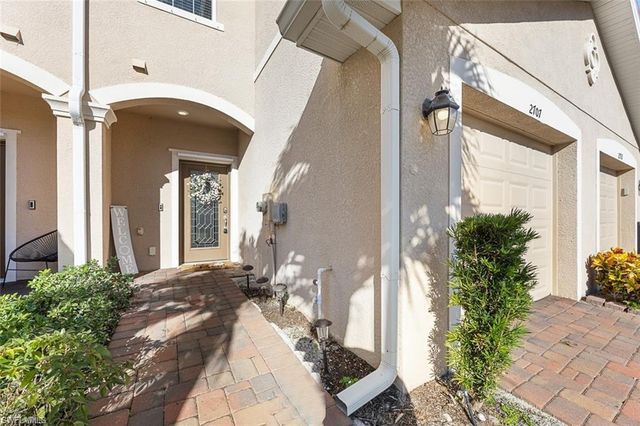 2707 Blossom WAY, Naples, FL 34120