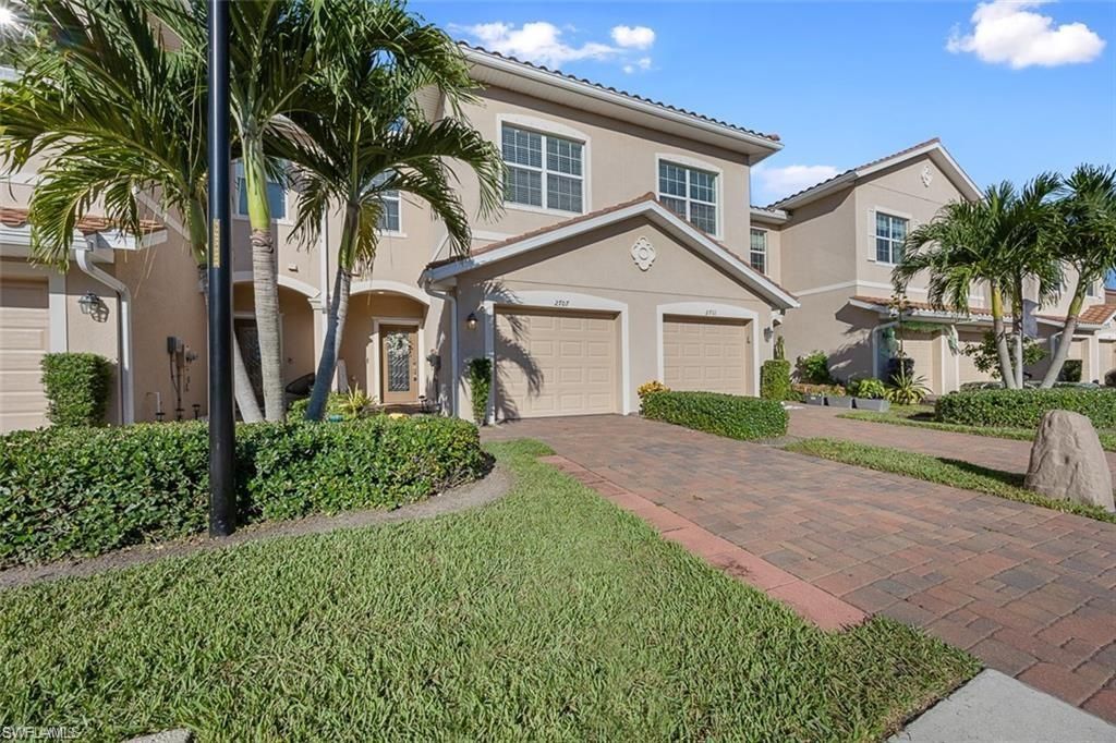 2707 Blossom WAY, Naples, FL 34120