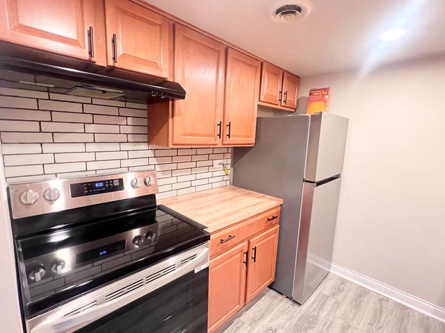 3240 N Manor Drive 130, Lansing, IL 60438