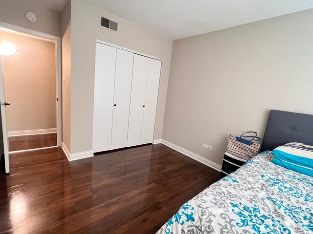 3240 N Manor Drive 130, Lansing, IL 60438