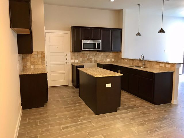 906 Skyview Drive, Midlothian, TX 76065