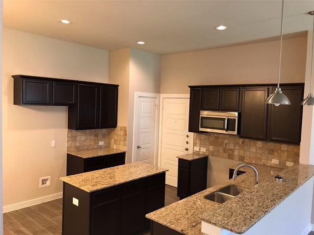 906 Skyview Drive, Midlothian, TX 76065