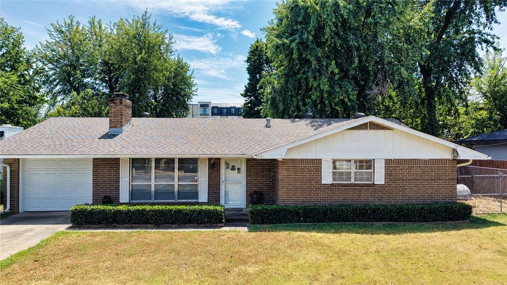 803 SW 2nd Street, Bentonville, AR 72712