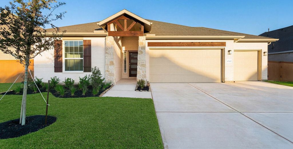389 Single Creek Drive, White House, TN 37188