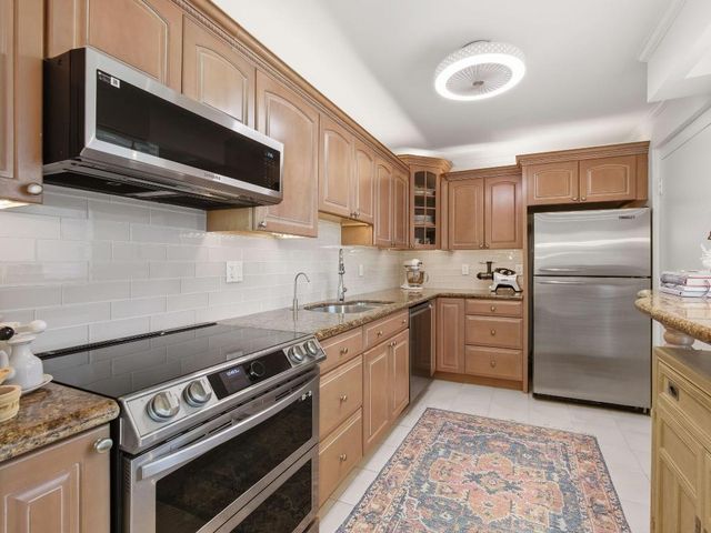 2520 Presidential Way 203, West Palm Beach, FL 33401