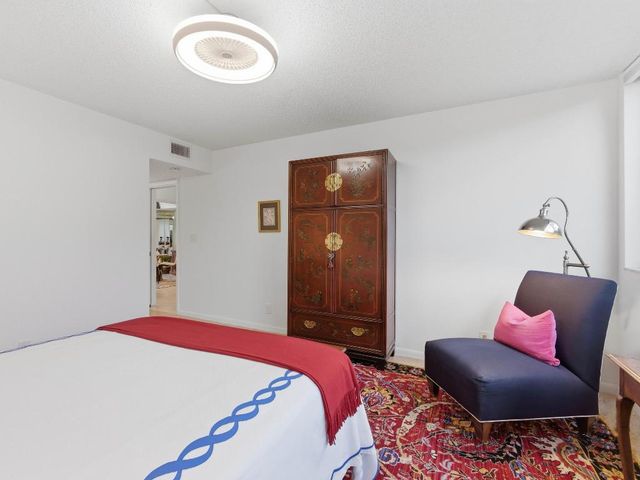 2520 Presidential Way 203, West Palm Beach, FL 33401