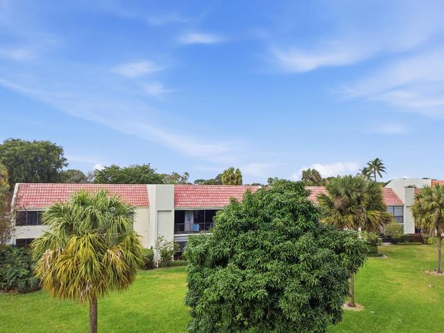2520 Presidential Way 203, West Palm Beach, FL 33401