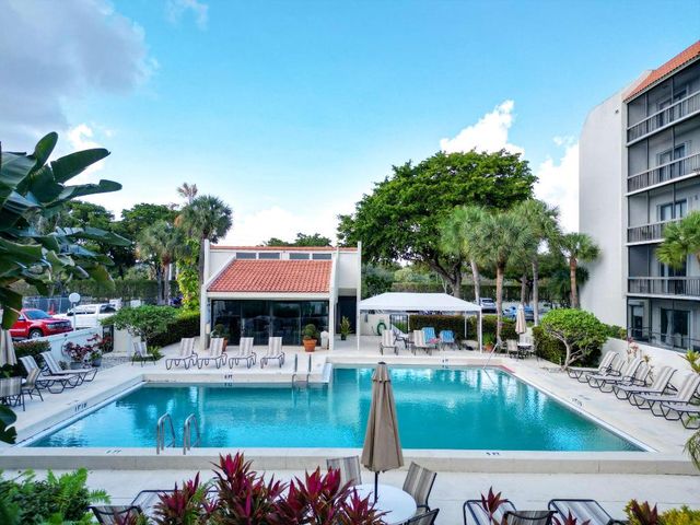 2520 Presidential Way 203, West Palm Beach, FL 33401
