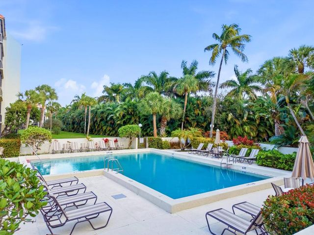2520 Presidential Way 203, West Palm Beach, FL 33401