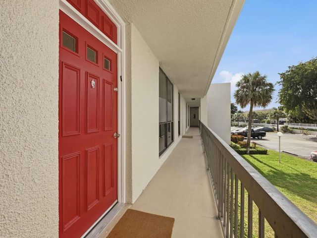 2520 Presidential Way 203, West Palm Beach, FL 33401