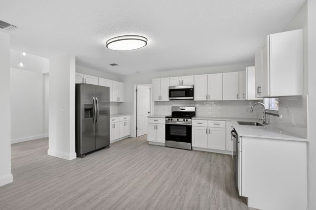 12691 N 40th St Street N, The Acreage, FL 33411