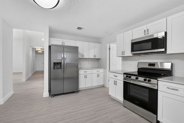 12691 N 40th St Street N, The Acreage, FL 33411