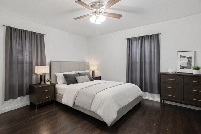 1117 Southampton Street, Angleton, TX 77515