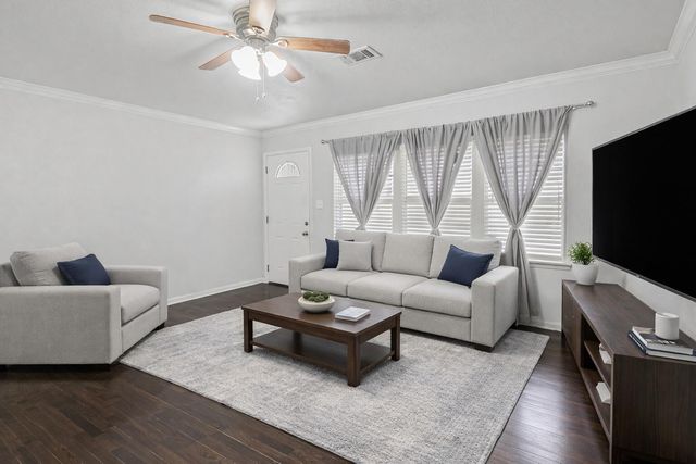 1117 Southampton Street, Angleton, TX 77515