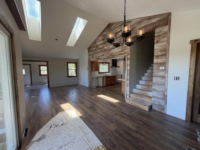1211 County 6, La Crescent, MN 55947