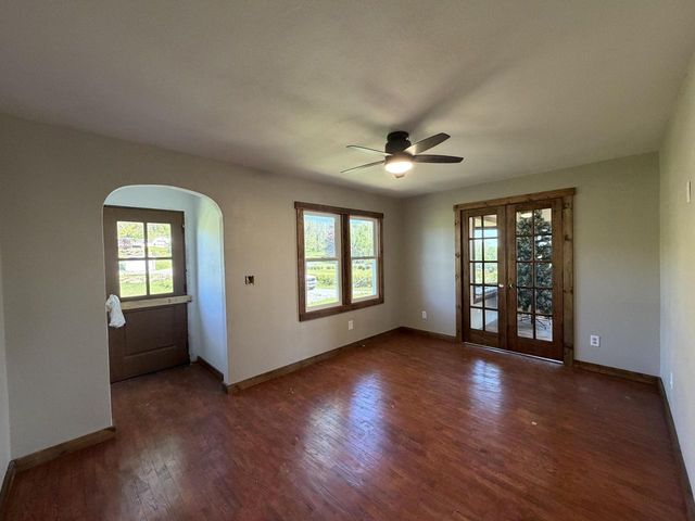 1211 County 6, La Crescent, MN 55947
