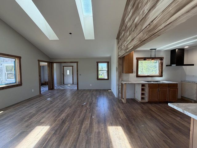 1211 County 6, La Crescent, MN 55947