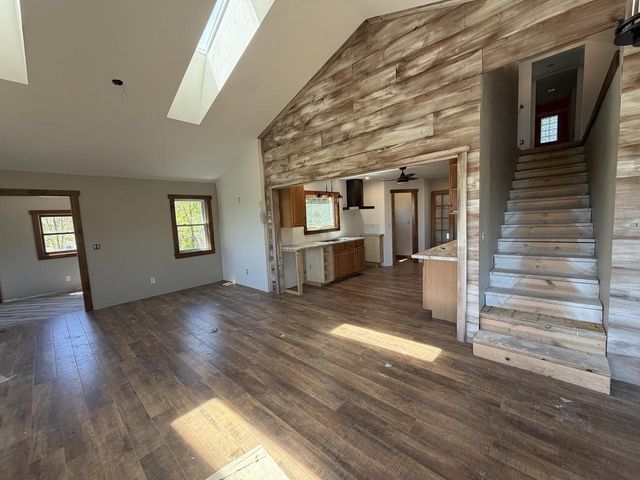 1211 County 6, La Crescent, MN 55947