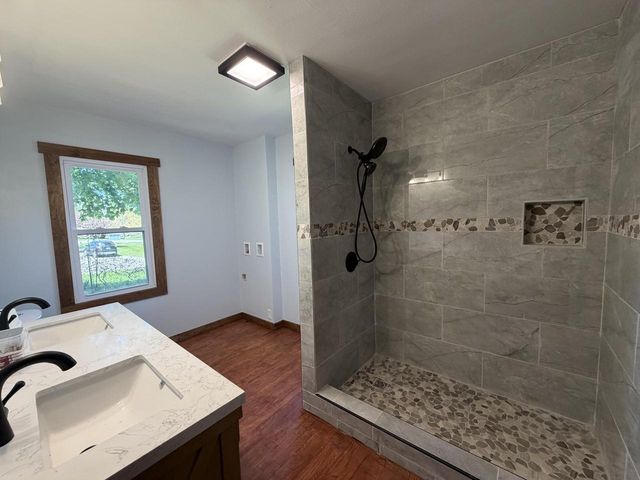 1211 County 6, La Crescent, MN 55947
