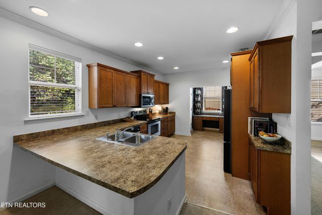 2501 Ancient Oak Lane, Knoxville, TN 37931