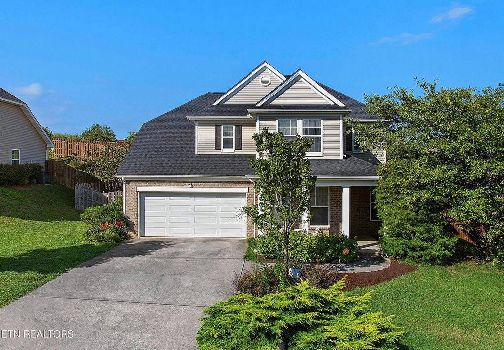 2501 Ancient Oak Lane, Knoxville, TN 37931