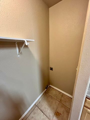 715 43rd Street, 1&2 1&2, Lubbock, TX 79404