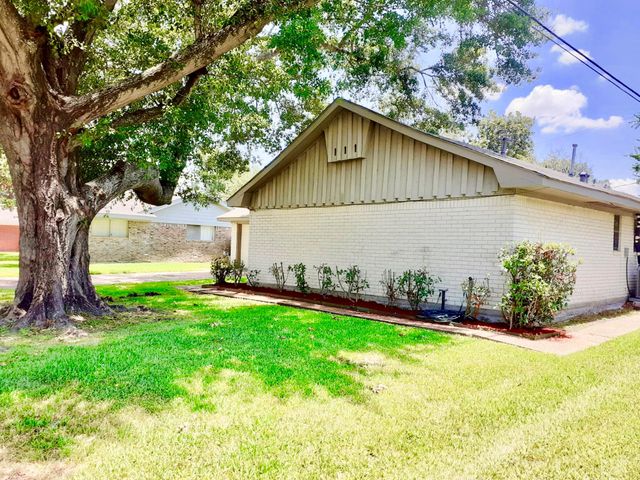 8302 Coastway Lane, Houston, TX 77075
