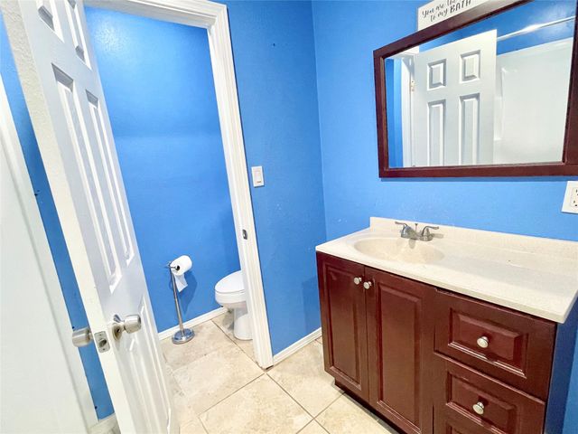 8302 Coastway Lane, Houston, TX 77075