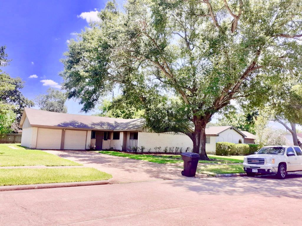 8302 Coastway Lane, Houston, TX 77075