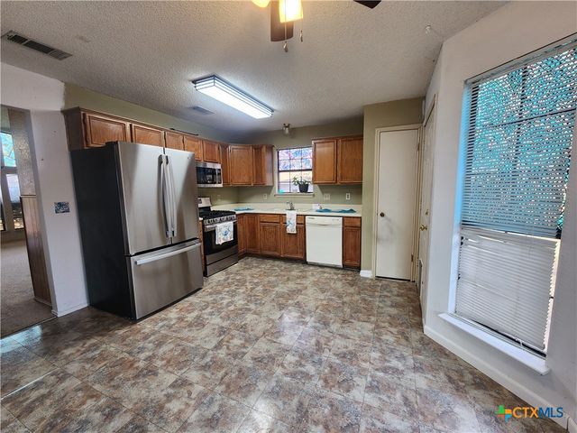 304 E Hogan Drive, Copperas Cove, TX 76522