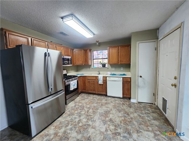 304 E Hogan Drive, Copperas Cove, TX 76522