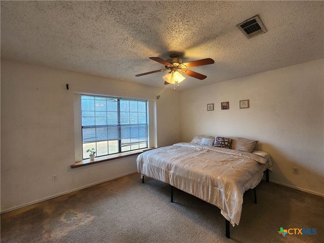 304 E Hogan Drive, Copperas Cove, TX 76522