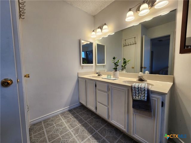 304 E Hogan Drive, Copperas Cove, TX 76522