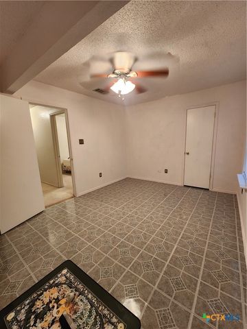 304 E Hogan Drive, Copperas Cove, TX 76522