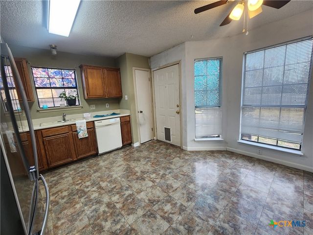 304 E Hogan Drive, Copperas Cove, TX 76522