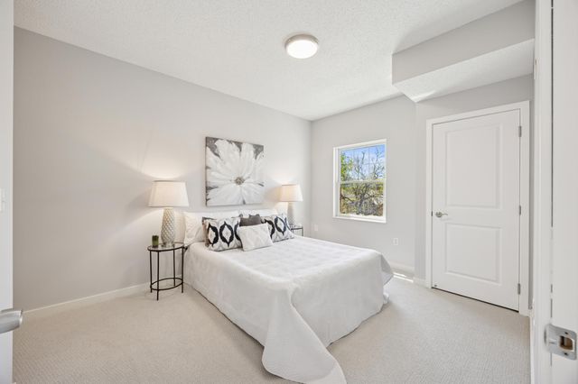 619 8th Street SE 303, Minneapolis, MN 55414