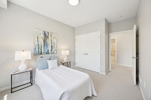 619 8th Street SE 303, Minneapolis, MN 55414