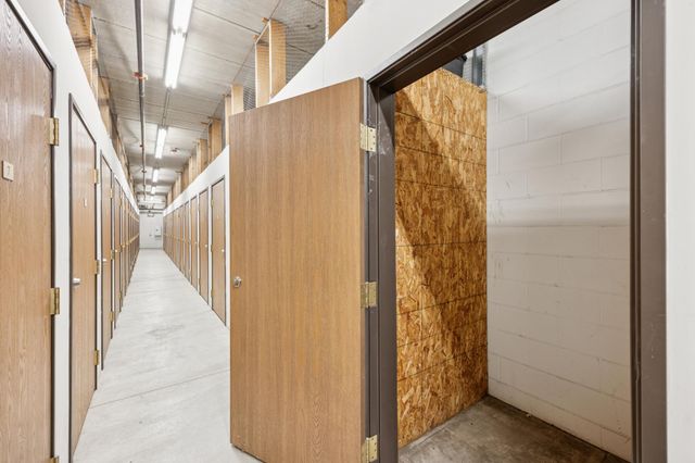 619 8th Street SE 303, Minneapolis, MN 55414