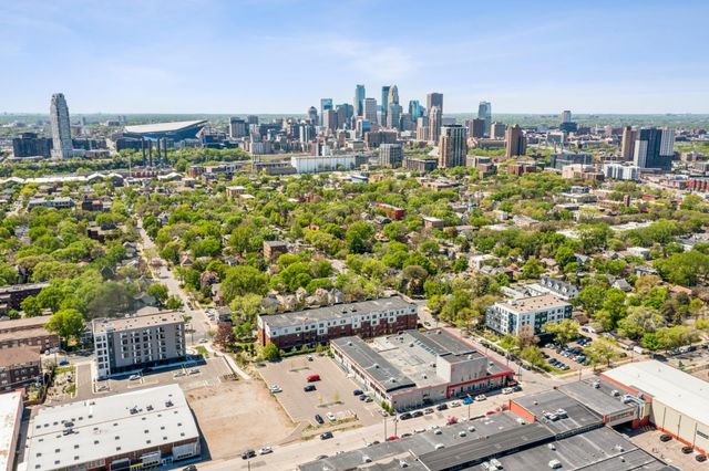 619 8th Street SE 303, Minneapolis, MN 55414